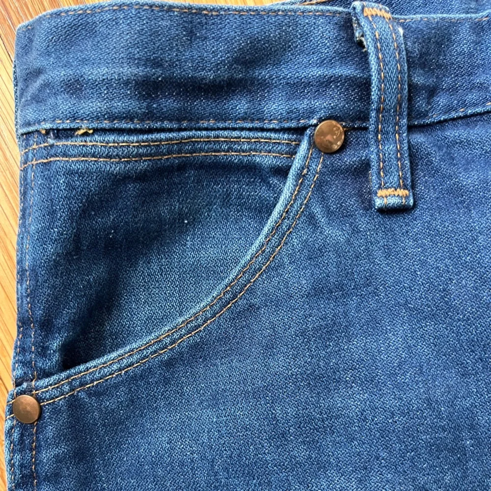 Vintage Wrangler Denim, Deadstock, Dark Wash Indigo, style 82612, 32 Long - Picture 7 of 9